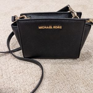Michael kors selma mini cross body bag